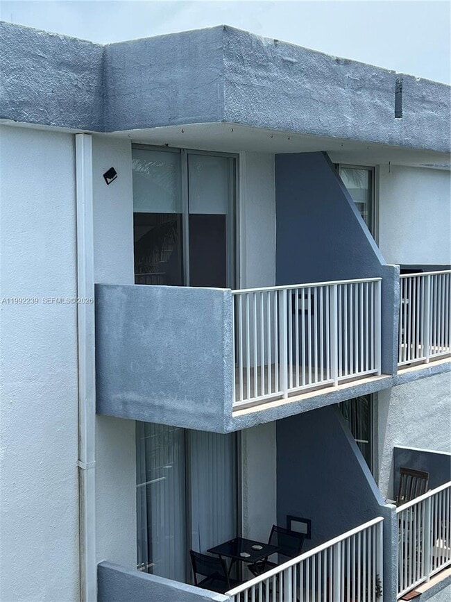 Building Photo - 1801 S Treasure Dr