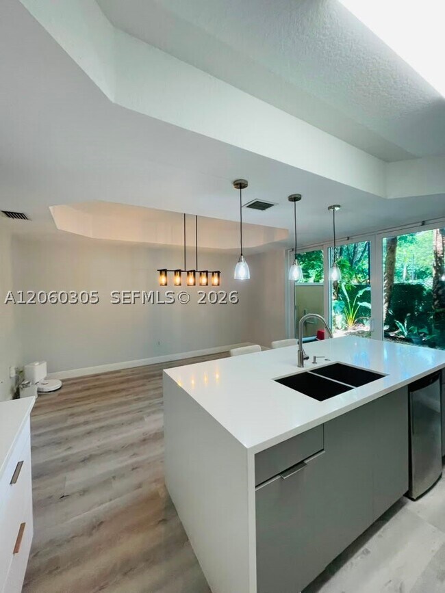 Building Photo - 790 SW 107th Ave