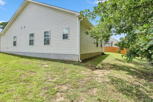 Building Photo - 148 Broadleaf Dr