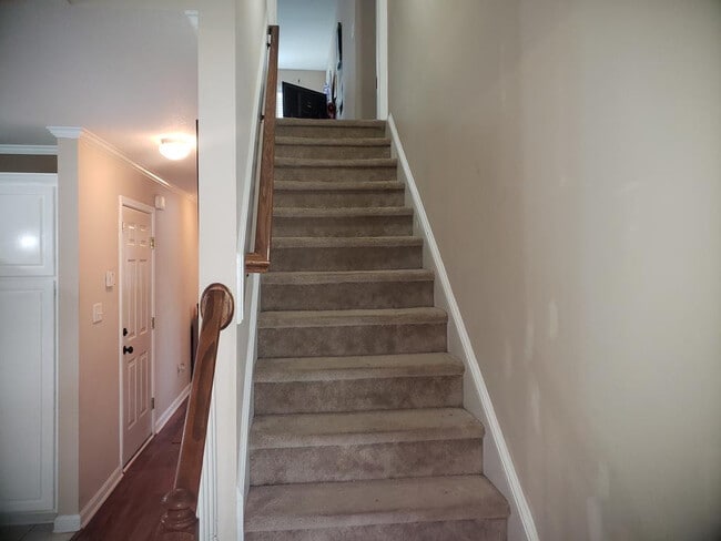 Building Photo - 142 Grove Landing Ct