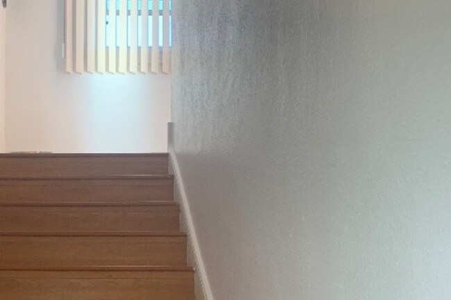 Building Photo - 1754 N Alexandria Ave