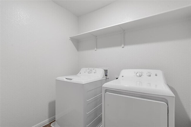 Building Photo - 337 Wedemeyer St