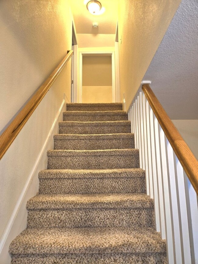 Building Photo - Beautiful Move-In Ready Single Family Home!