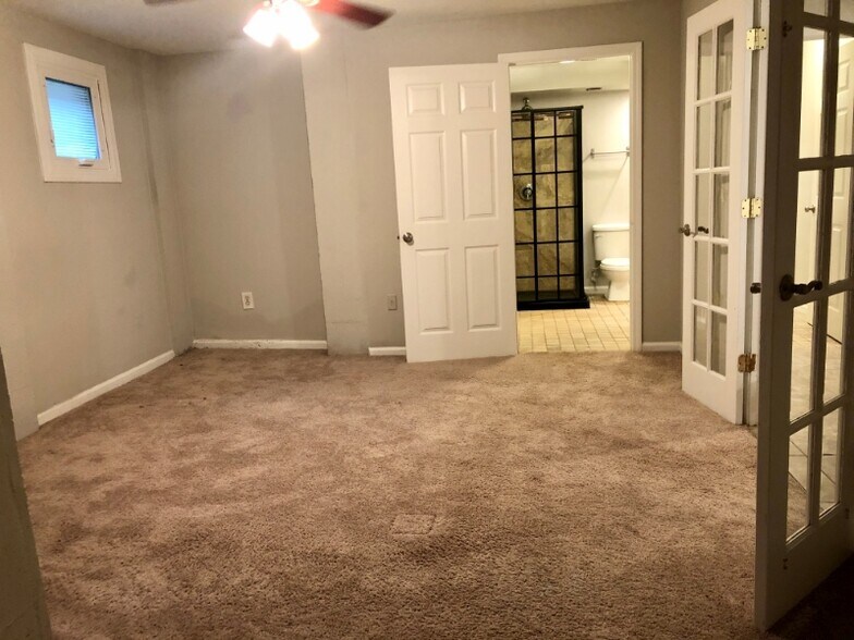 Building Photo - 866 Moreland Ave SE