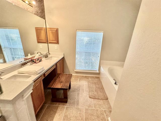 Building Photo - 2429 Deer Horn Dr