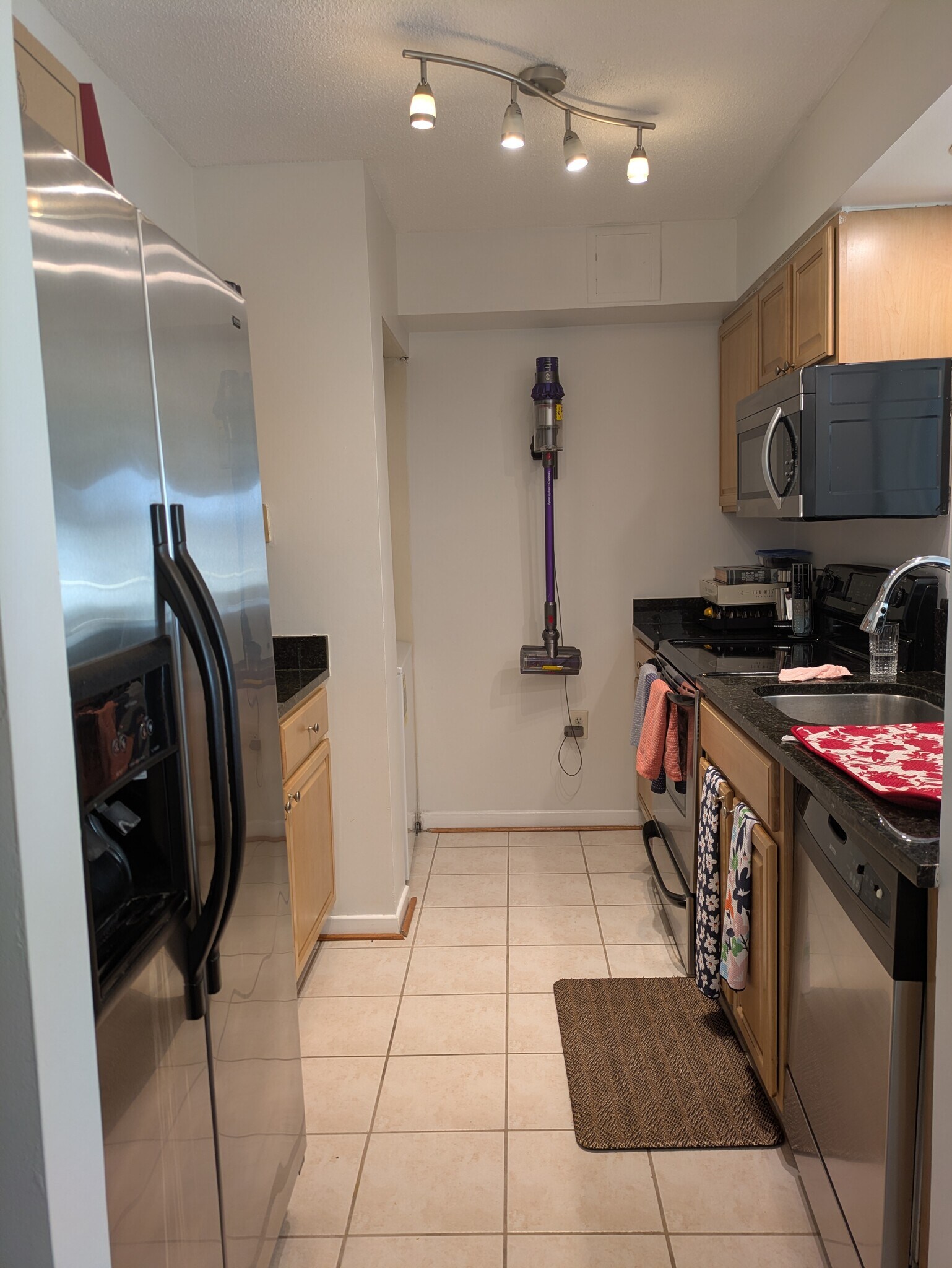 Building Photo - 2111 Wisconsin Ave NW