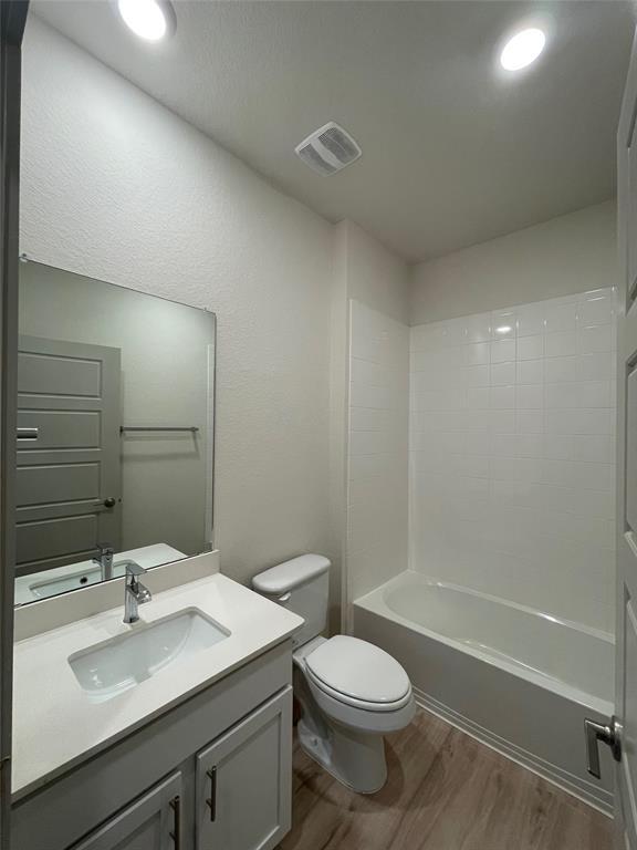 Building Photo - 13900 Zuhause Dr