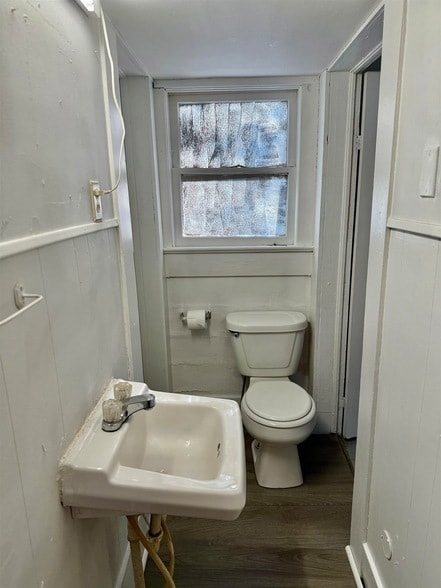 Building Photo - 470 S 3rd St