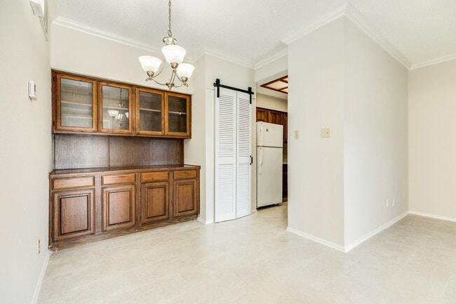 Building Photo - 921 Marine Dr