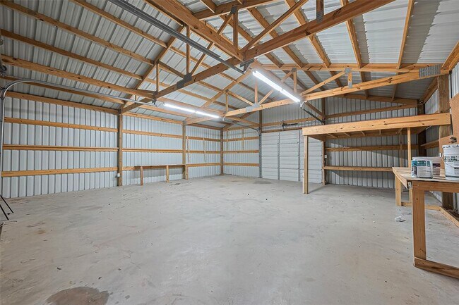 Building Photo - 8856 Greenwood Dr