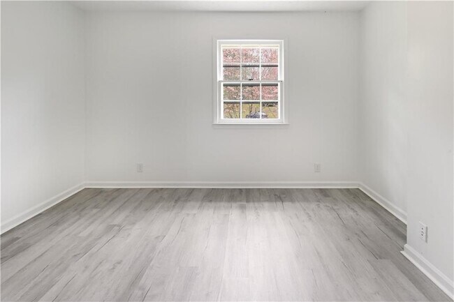 Building Photo - 4711 Nutmeg Way SW