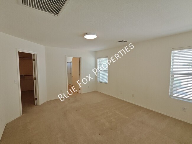 Building Photo - 7862 W Sacramento Hill Dr