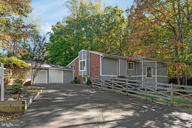 Building Photo - 8115 King Arthurs Ct