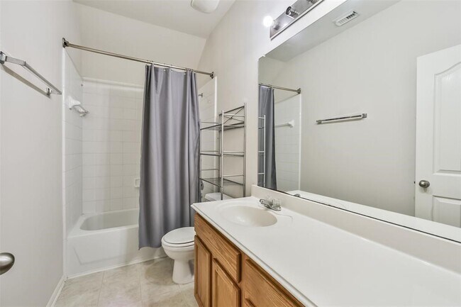 Building Photo - 911 Merlin Roost Ct