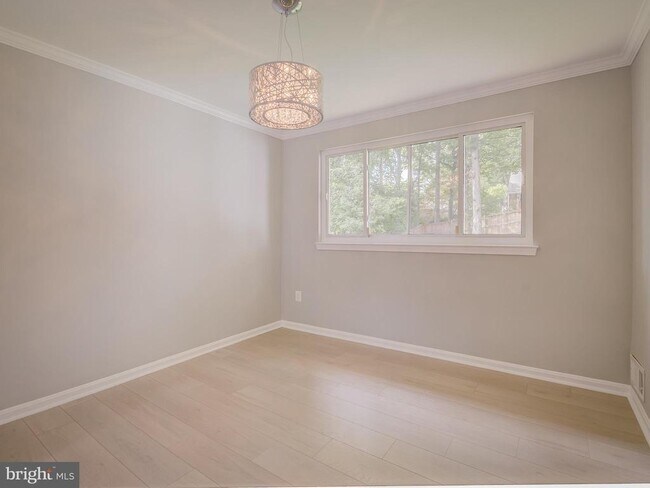 Building Photo - 6812 Landor Ln