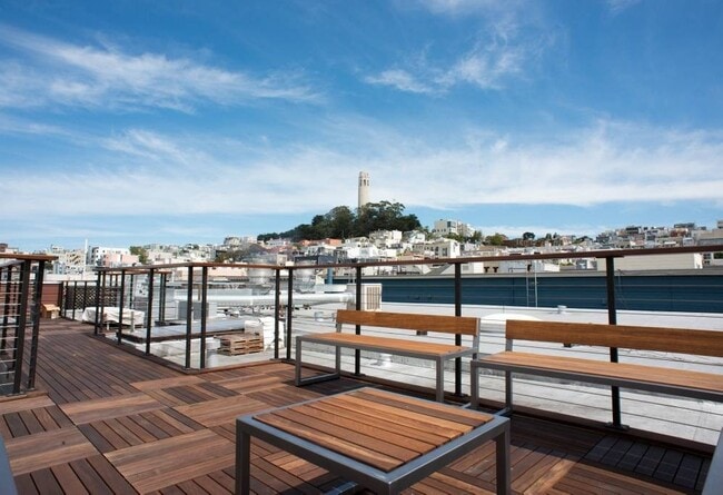 Building Photo - Welcome to North Beach! Premier 1 bed/ 2 B...