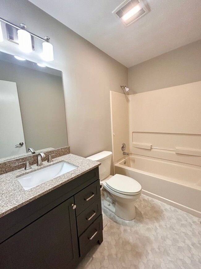 Building Photo - 4-Bedroom, 2-Bathroom Home In Lancaster!