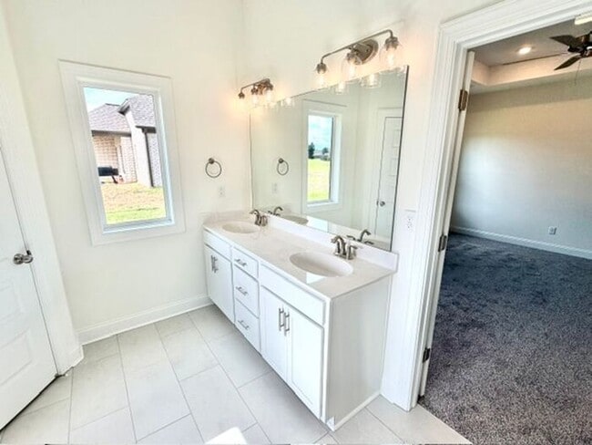Building Photo - Now Leasing a Brand New 5-Bedroom 3 bath home in Olive Branch @ Southbranch