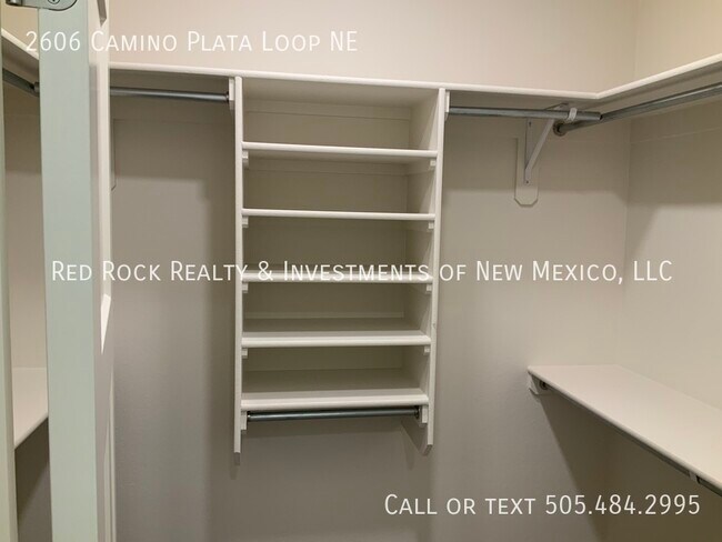 Building Photo - 2606 Camino Plata Loop NE