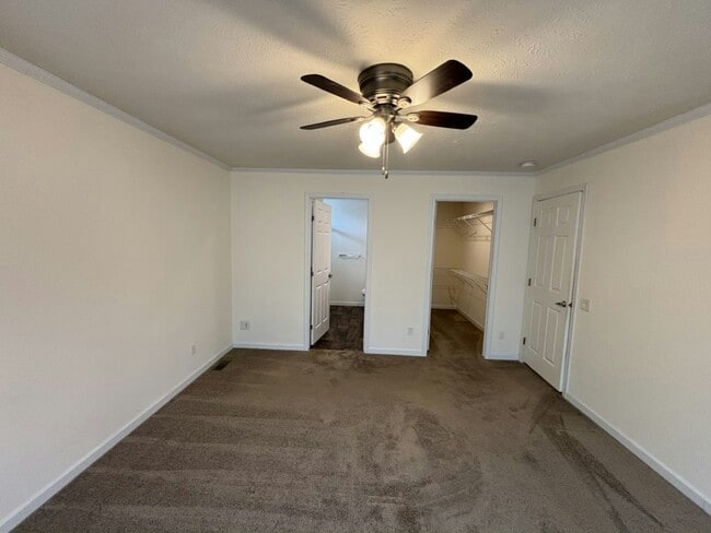 Building Photo - 25621 Shoal Creek Dr