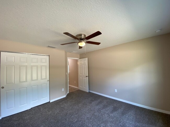 Building Photo - Beautiful Home Desirable SW Ocala Neighborhood 3/2/2 **WON"T LAST**