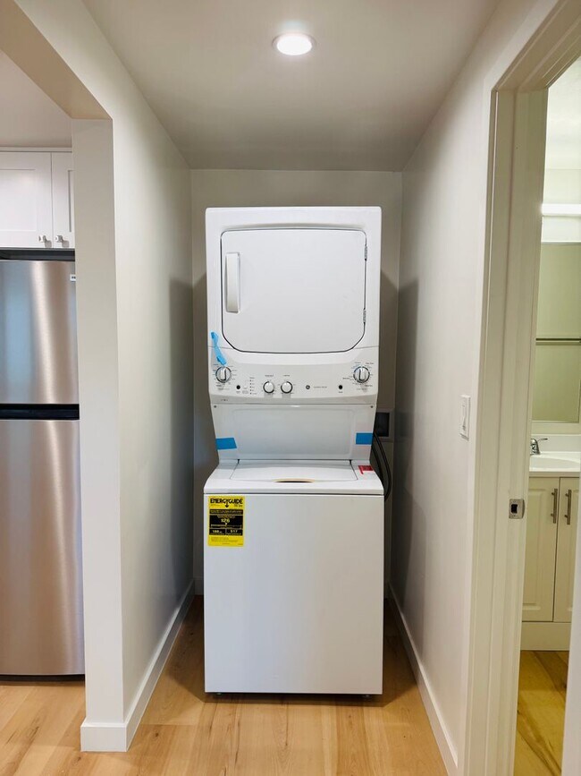 Building Photo - 2922 8th Ave