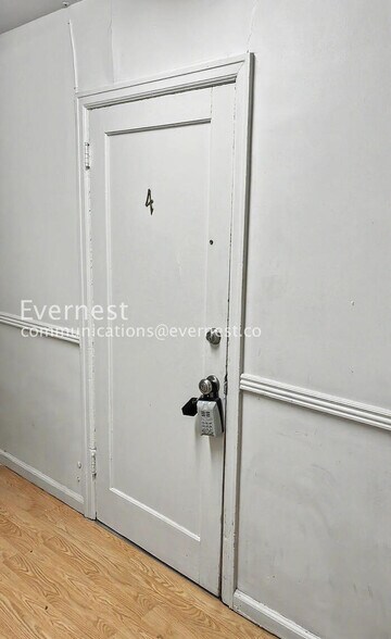 Building Photo - 135 Mathews St