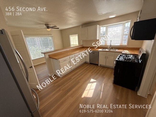 Building Photo - 456 Second Ave.-