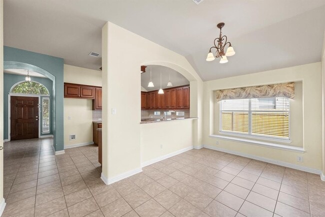 Building Photo - 10409 Yellowstone Dr