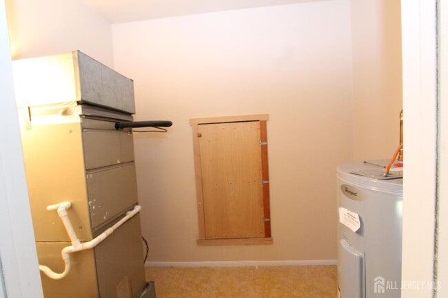 Building Photo - 2202 Aspen Dr
