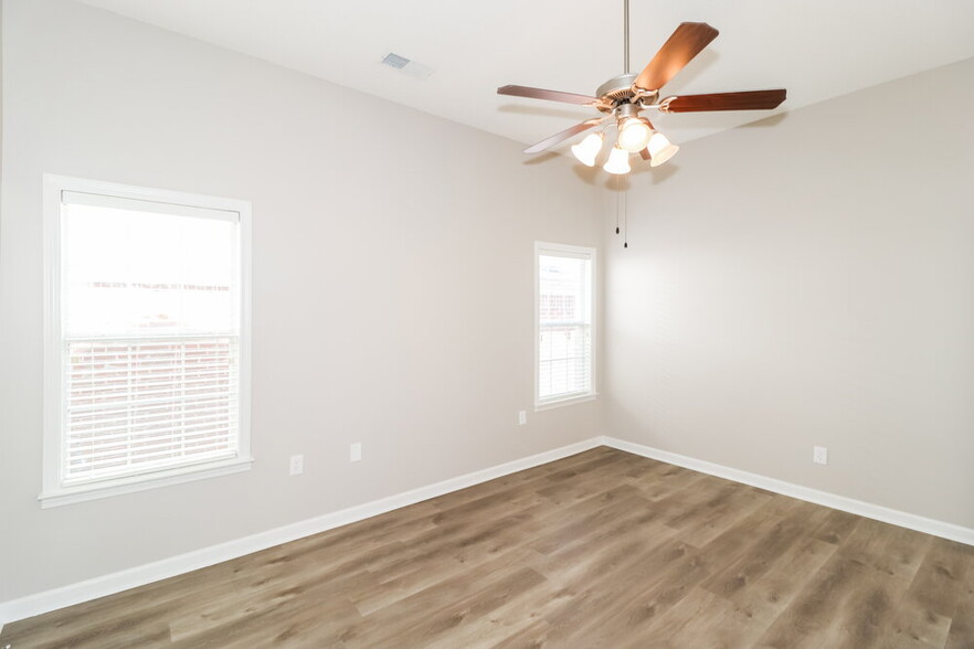 Building Photo - 1260 Whitten Rd