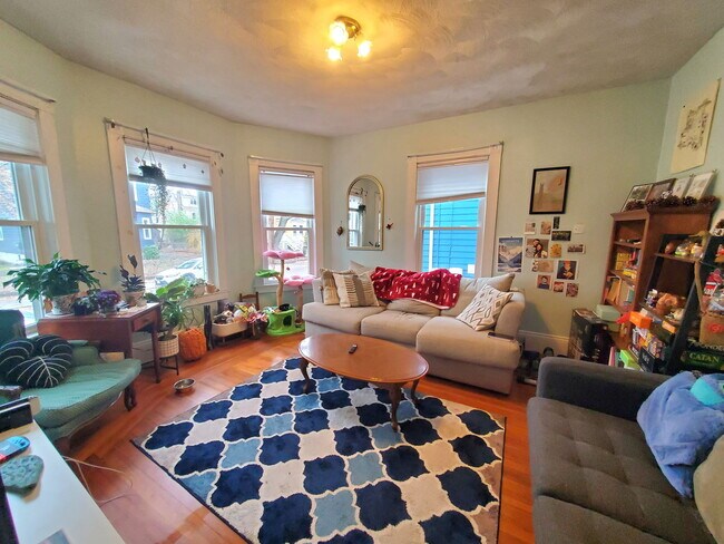 Primary Photo - 72 Marshall St