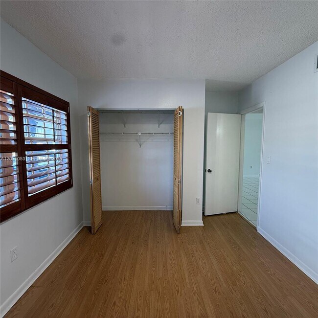 Building Photo - 6980 NW 173rd Dr