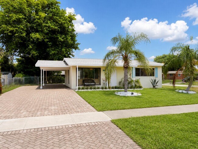 Building Photo - 3539 Everglades Rd