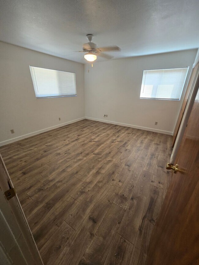 Building Photo - 1021 Orchid Ave