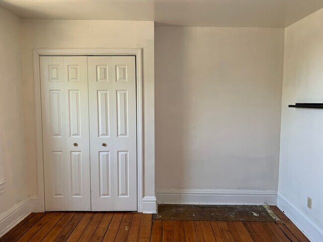 Building Photo - 5431 Howe St