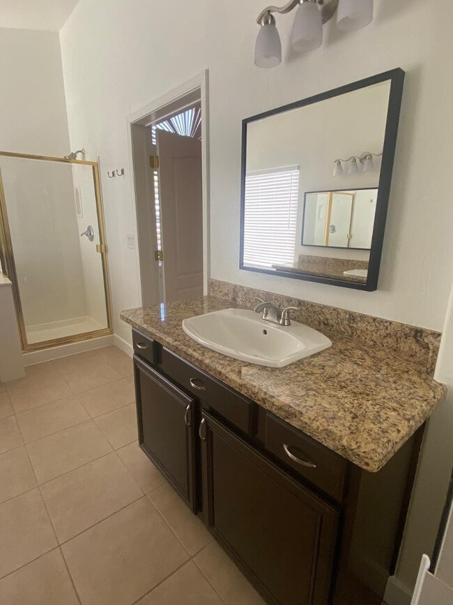 Building Photo - 8122 E Theresa Dr