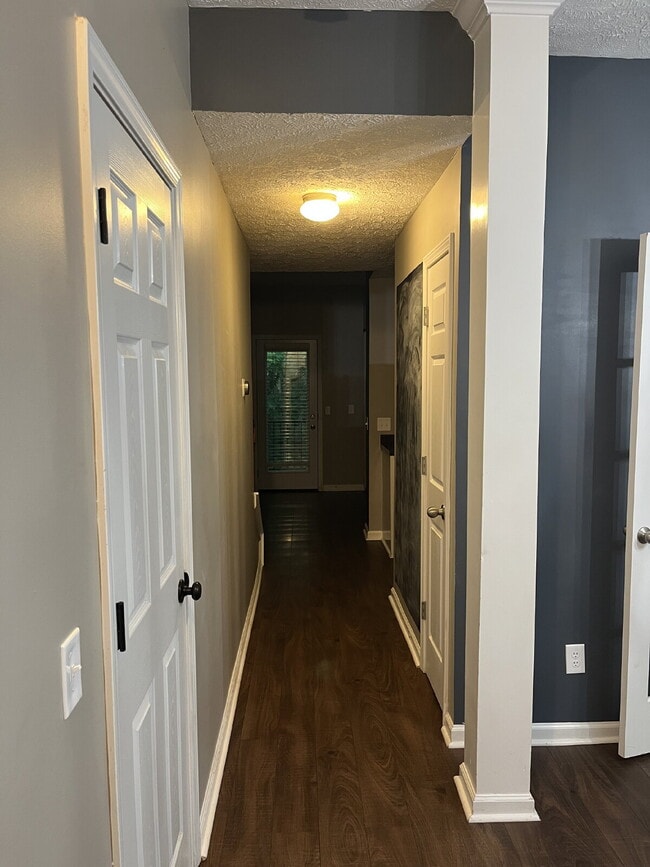 Building Photo - "Spacious 3-Bedroom Townhouse Retreat with Fireplace & Hardwood Floors in Antioch!"