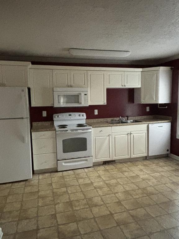 Building Photo - 1095 E Jackson St