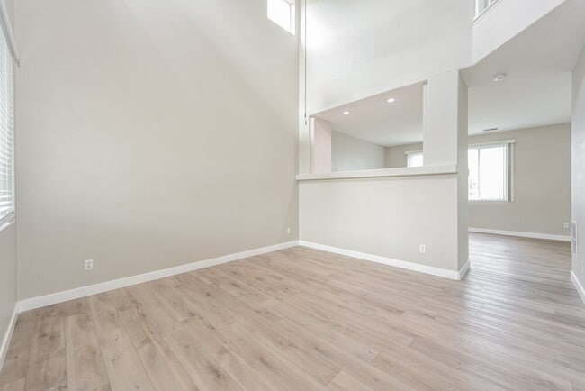 Building Photo - 24762 E Wyoming Cir