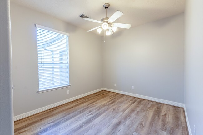 Building Photo - 11510 Alcott Dr