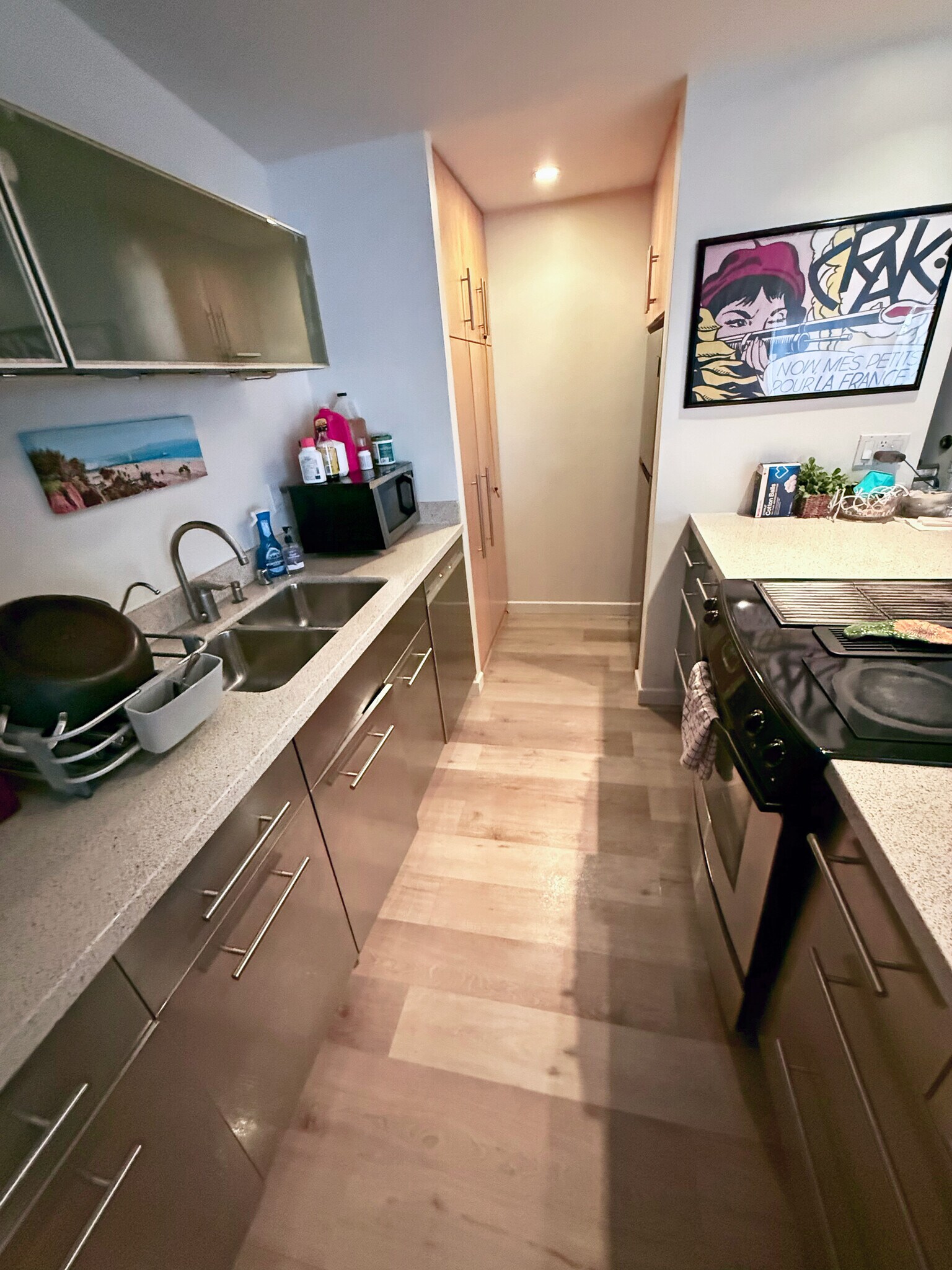 Kitchen in use - 622 S Barrington Ave