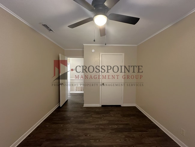 Building Photo - Tour Today! Newly Updated 3 Bedroom 2 Bath...