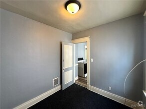 Building Photo - 62 Laforce Pl