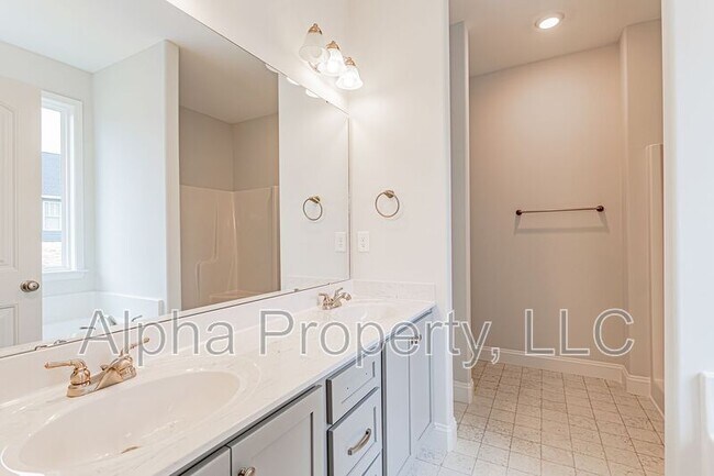 Building Photo - 73 Tannery Dr