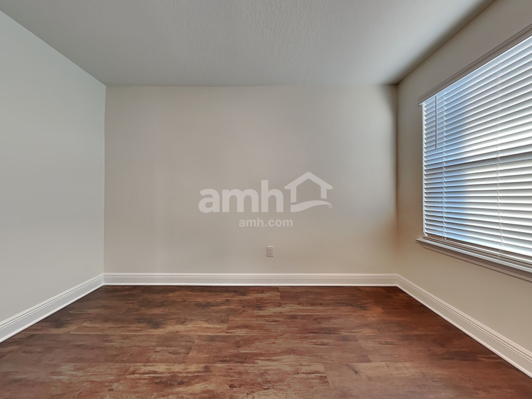 Building Photo - 27430 St Andrews Ave