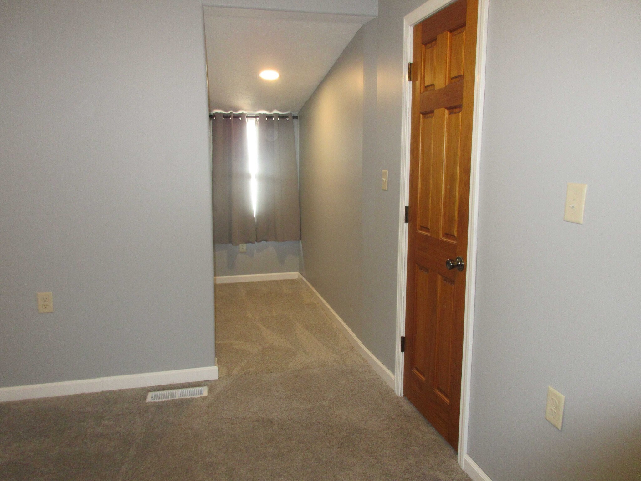 Building Photo - 301 N Main St