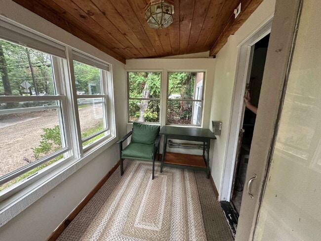 Building Photo - Charming Barrington Cottage Retreat: Fully Equipped 1BR Living with Private Yard Space!
