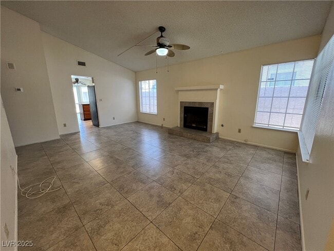 Building Photo - 8901 Clear Blue Dr