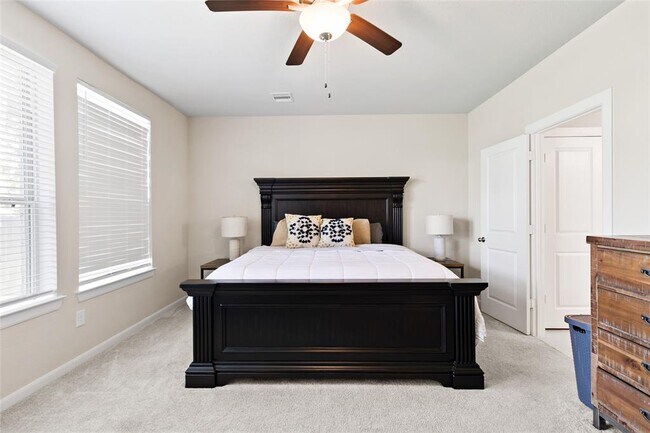 Building Photo - 127 Winged Elm Ct